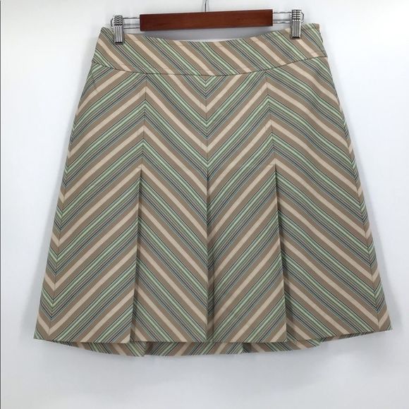 Ann Taylor Loft Pleated Tan Cream Chevron Skirt New With Out Tag Size 6 or 31 - Picture 2 of 7